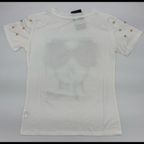 Women’s graphic tee.    0134 - Picture 2 of 2